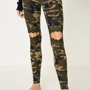 Camouflage Camo Lace Knee Leggings